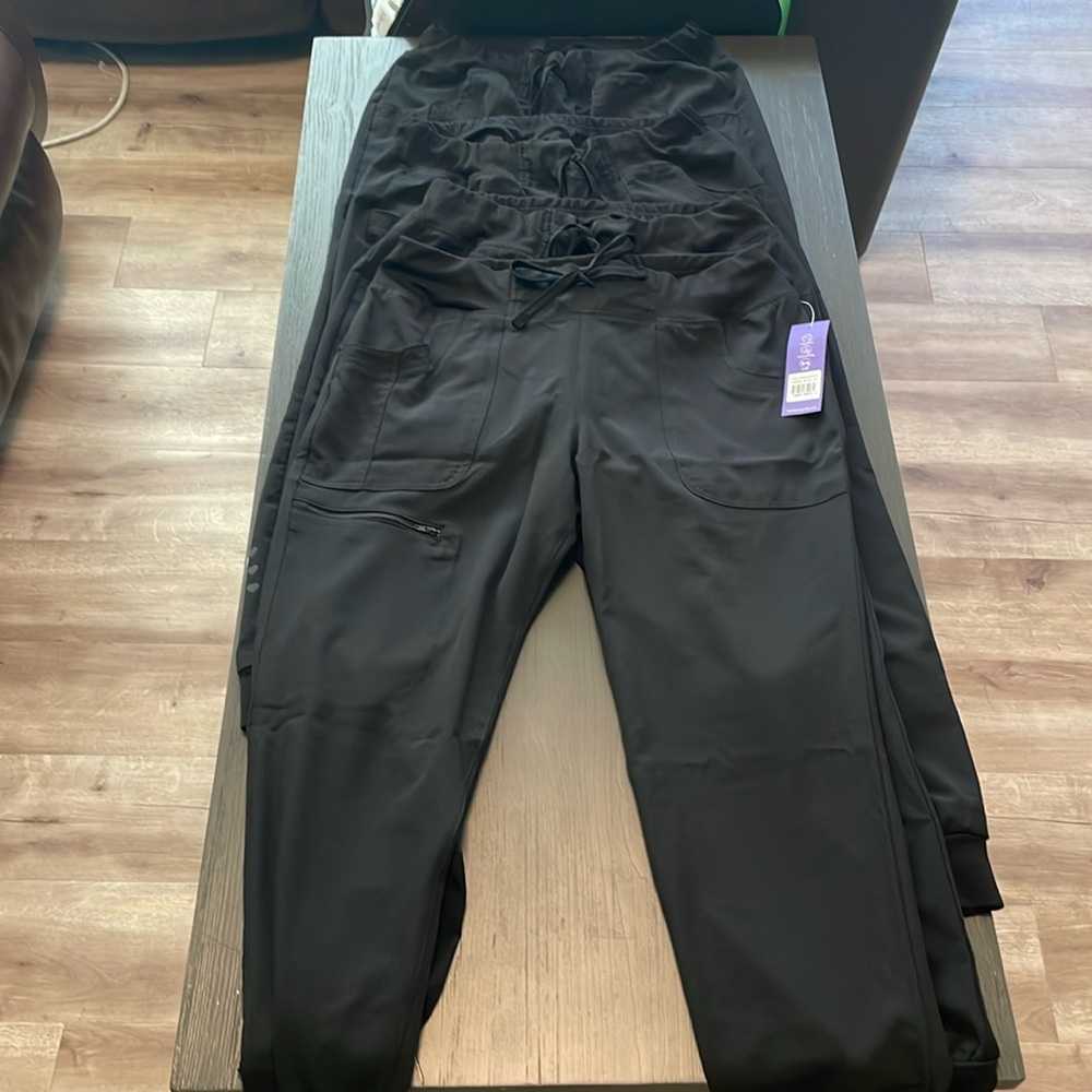 4-pack Black Tapered Scrub Pants